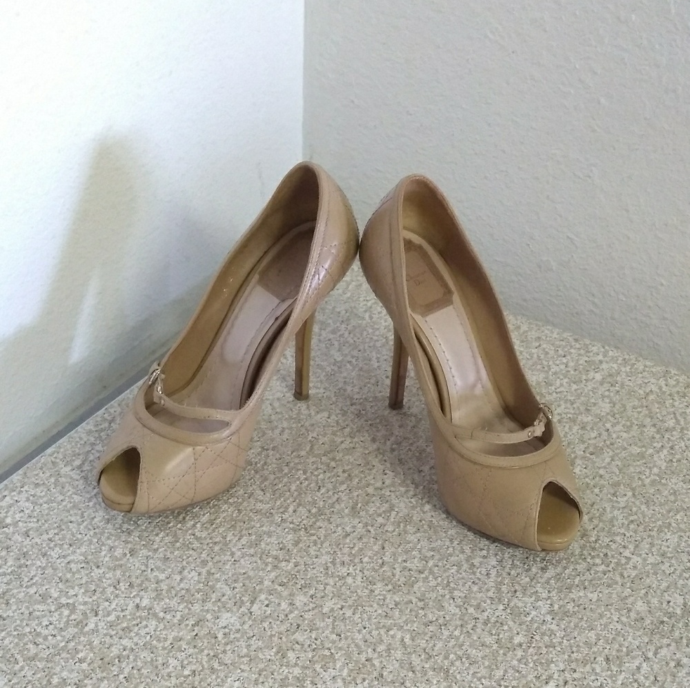 Dior Nude Quilted Leather Peep Toe Pump - Picture 4 of 6